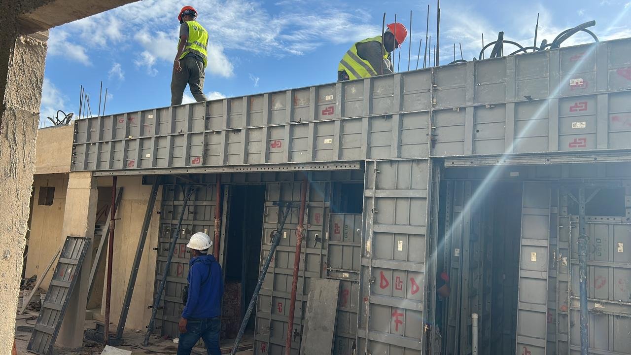 Obra Edificio de Empleados Lopesan foto 1